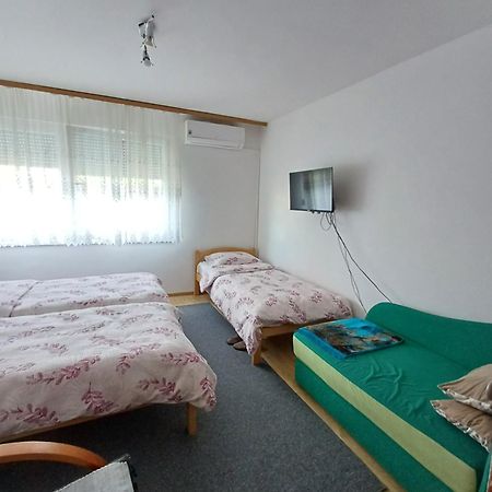 Apartments Lela Bihać Esterno foto