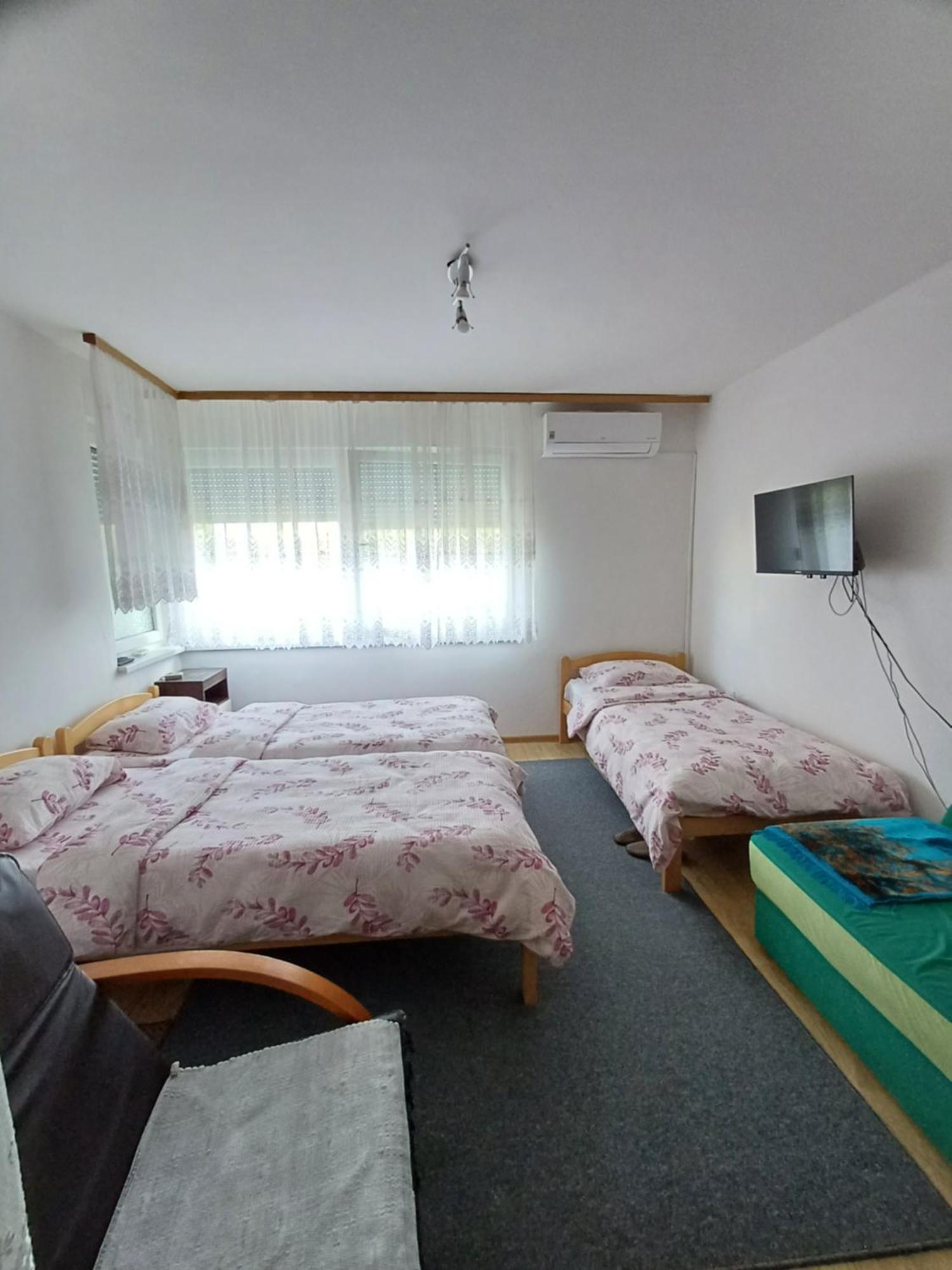 Apartments Lela Bihać Esterno foto